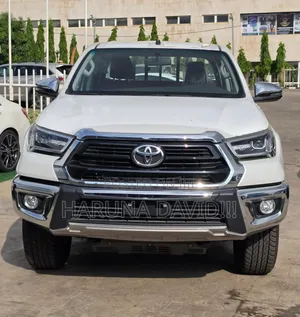 New Toyota Hilux 2025 White