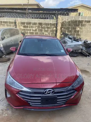 Hyundai Elantra 2018 Red