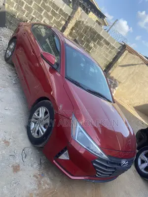 Hyundai Elantra 2018 Red