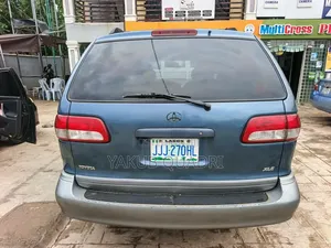 Toyota Sienna XLE 2002 Green