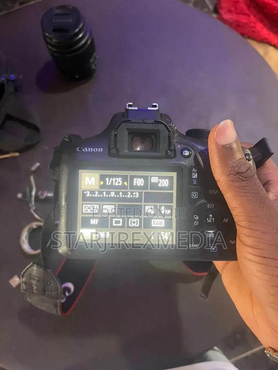 Canon 1300d