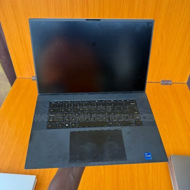 Laptop Dell XPS 17 9720 32GB Intel Core i7 SSD 1T