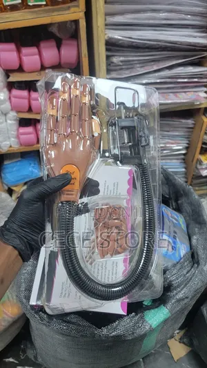 Nails Training Hand