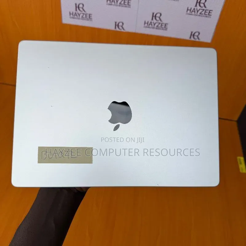 Laptop Apple MacBook Pro 2021 M1 16GB Apple M1 Pro SSD 1T