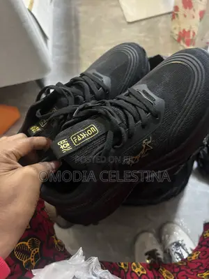 Men’S Fashion Running Sneakers – Black Gold