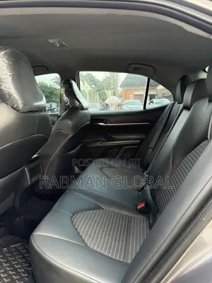 Toyota Camry SE FWD (2.5L 4cyl 8AM) 2018 Gray