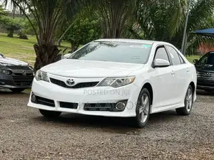 Toyota Camry SE 4dr Sedan (2.5L 4cyl 6A) 2012 White