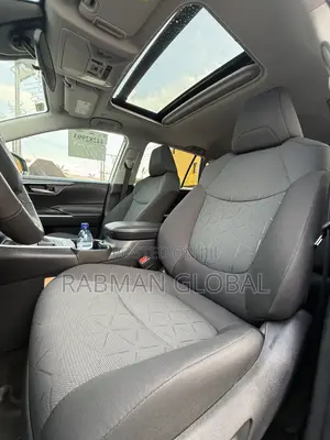 Toyota RAV4 XLE Premium 2025 Gray