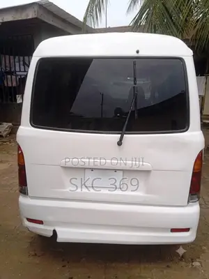 Daihatsu Hijet 2000 White
