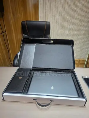 Laptop Alienware M16 R2 24GB Intel Core Ultra 7 SSD 1T