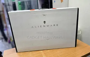 Laptop Alienware M16 R2 24GB Intel Core Ultra 7 SSD 1T
