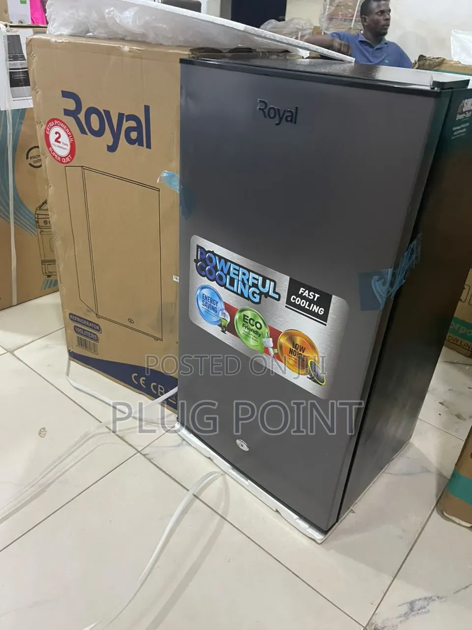 Royal Compact 105l Fridge With Large Storage Capacity