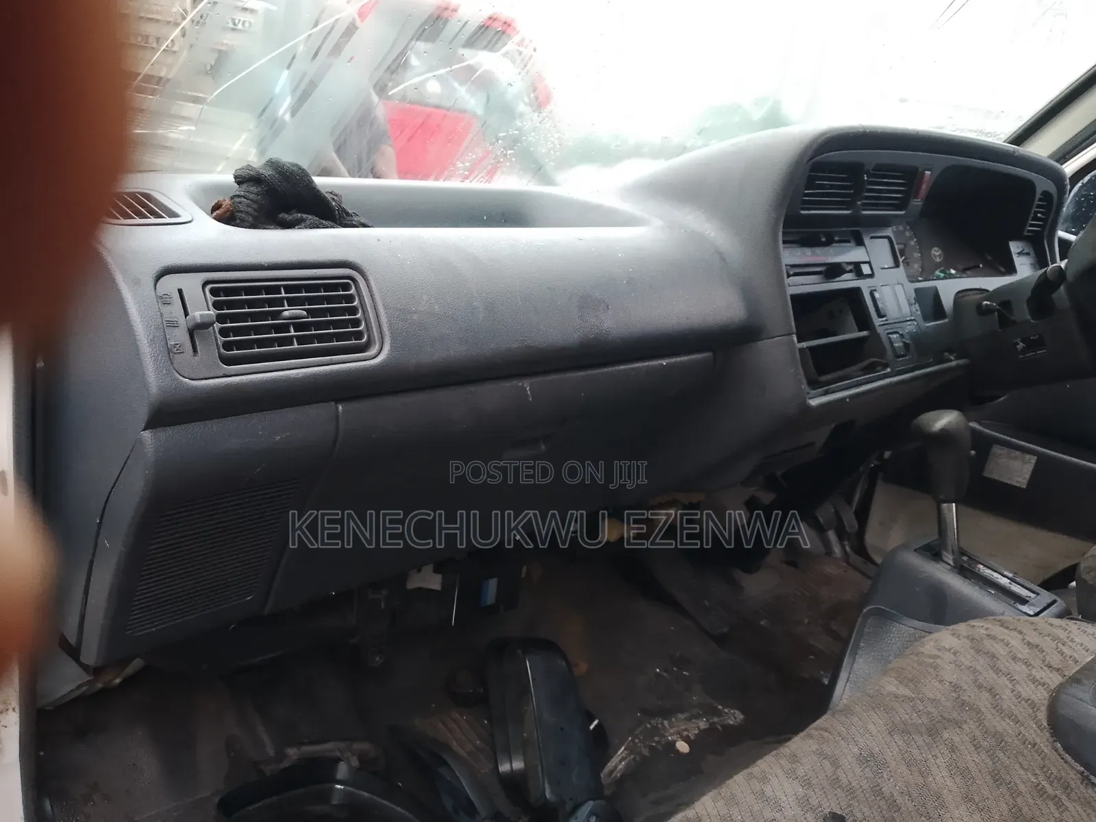 Toyota HiAce 2005 White