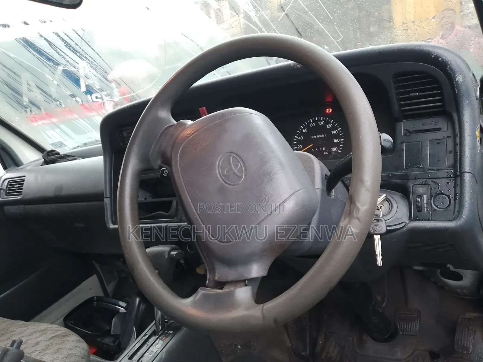 Toyota HiAce 2005 White
