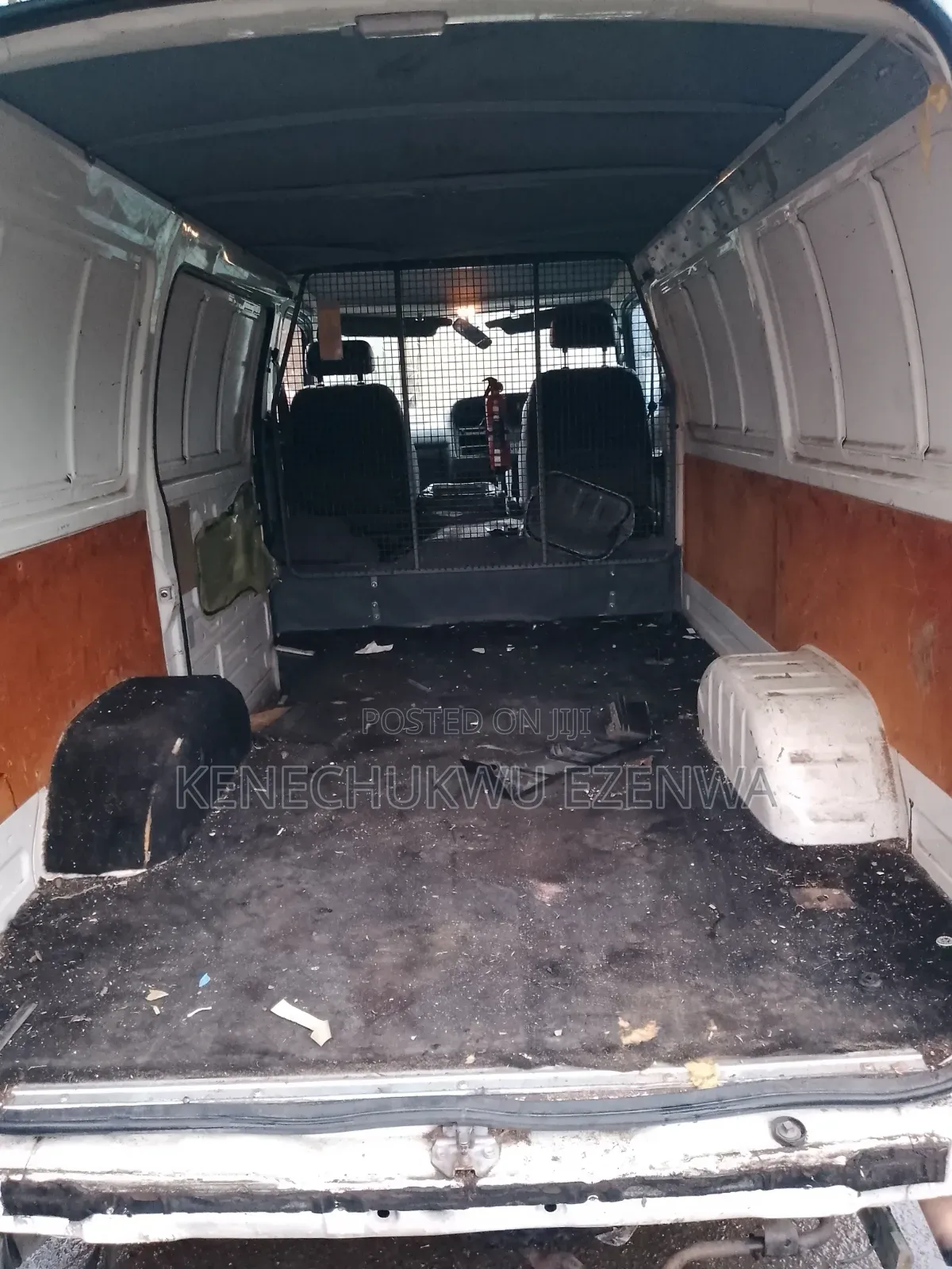 Toyota HiAce 2005 White