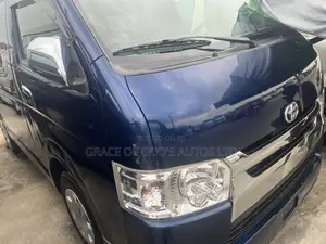 Toyota HiAce 2015 Blue