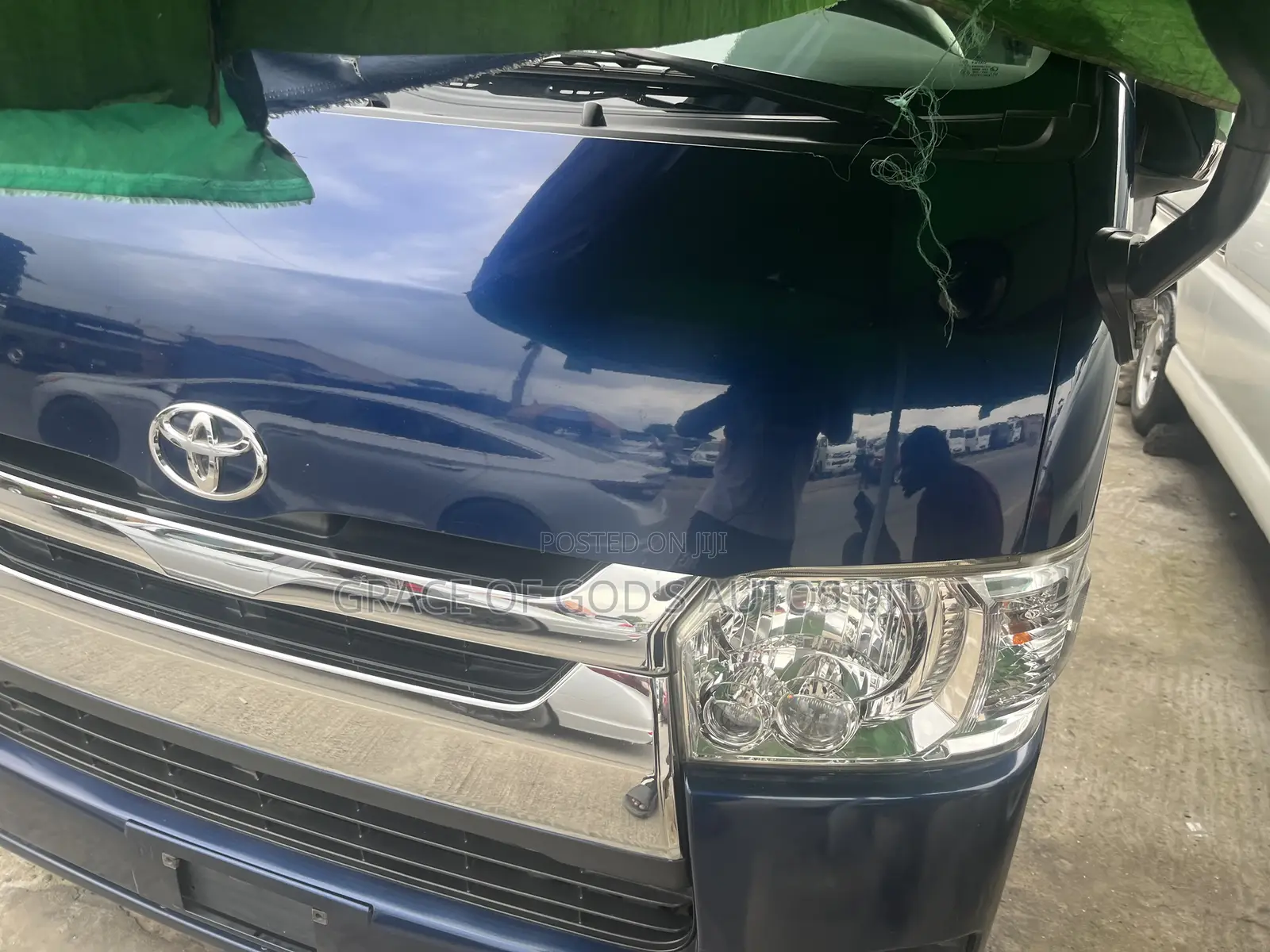 Toyota HiAce 2015 Blue