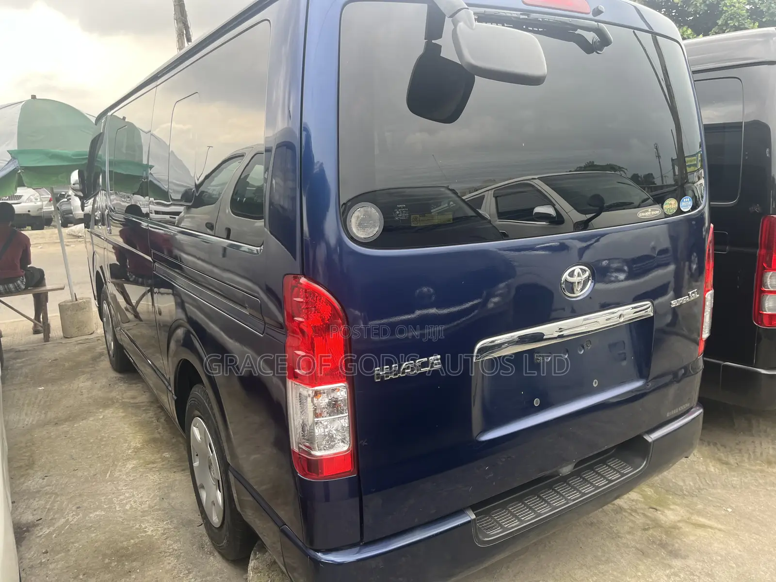 Toyota HiAce 2015 Blue