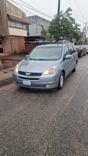 Toyota Sienna 2005 Blue