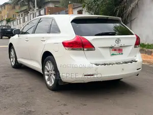 Toyota Venza 2010 White