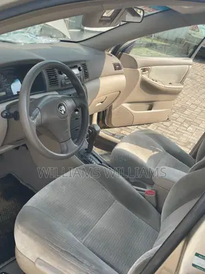 Toyota Corolla CE 2005 Gold