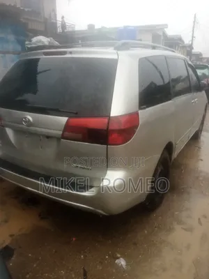 Toyota Sienna 2005 Gold