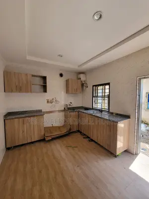 2bdrm Duplex in Kiami for sale