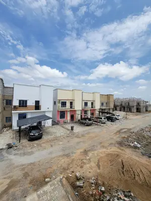 2bdrm Duplex in Kiami for sale