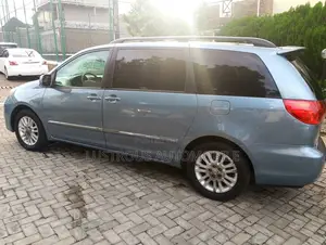 Toyota Sienna Limited 7 Passenger 2010 Blue