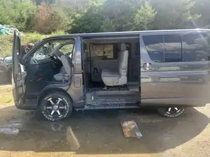 Toyota HiAce 2012 Black