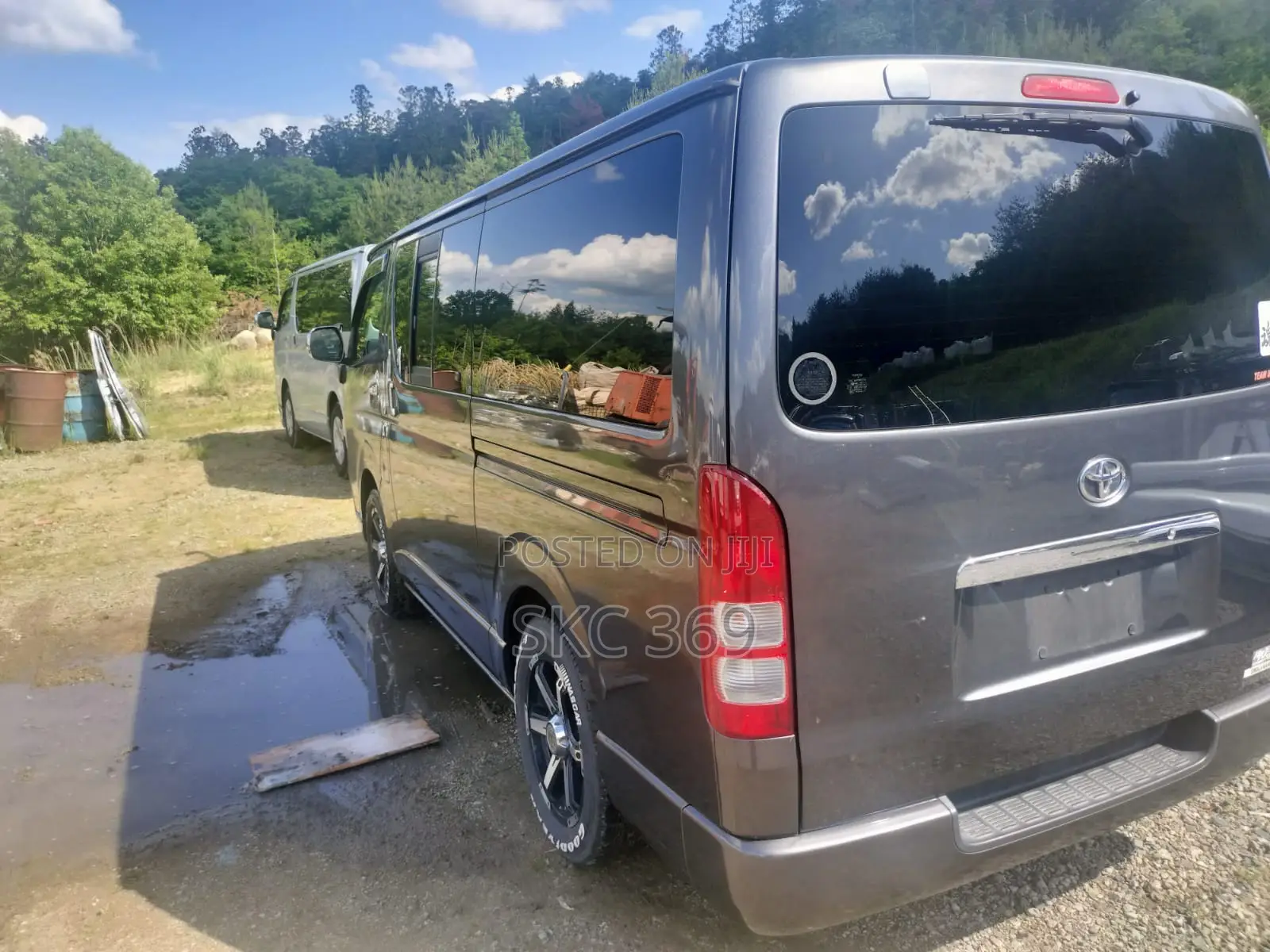 Toyota HiAce 2012 Black