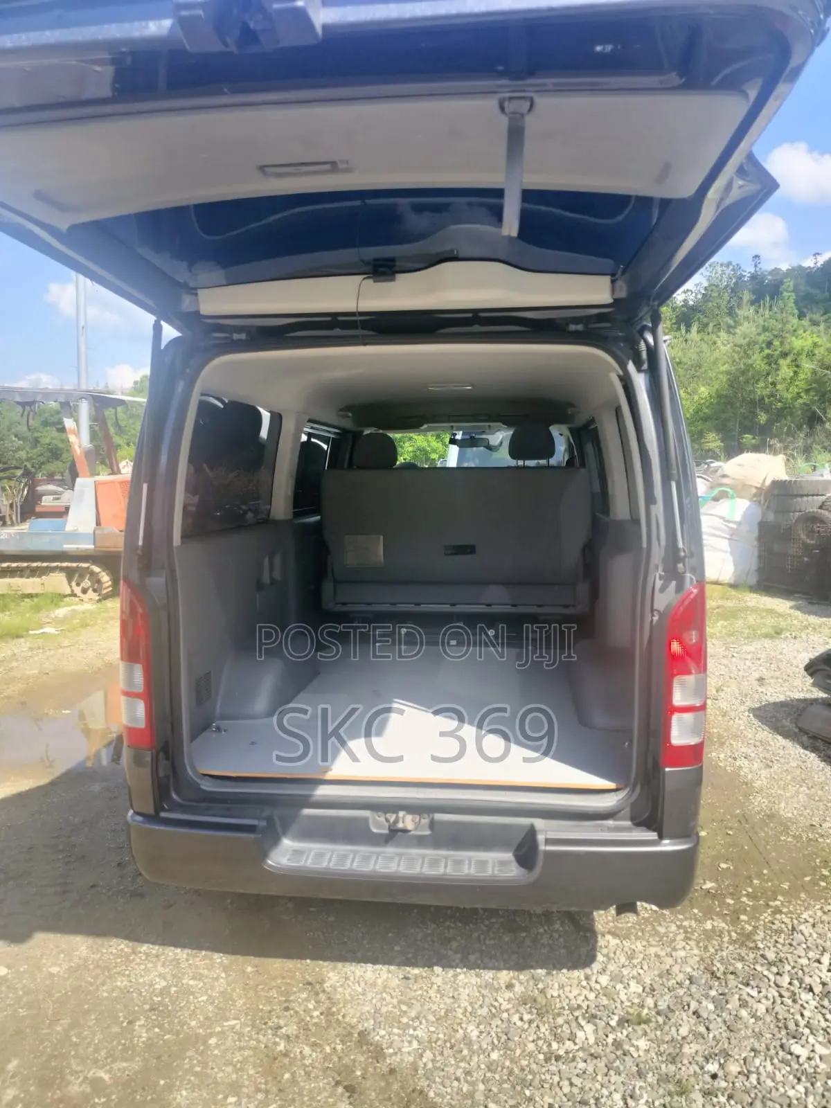 Toyota HiAce 2012 Black