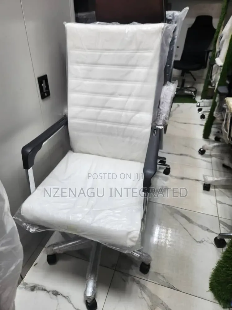 Semi Executive Chair