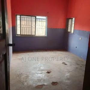 3bdrm Block of Flats in At Igbe Rd Gbogbo for sale