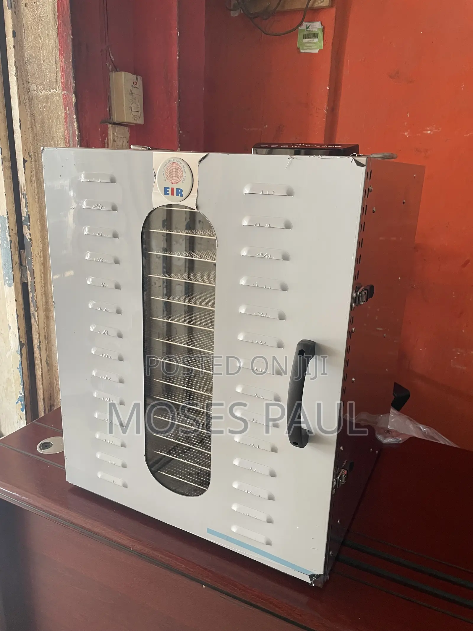 Dehydrator