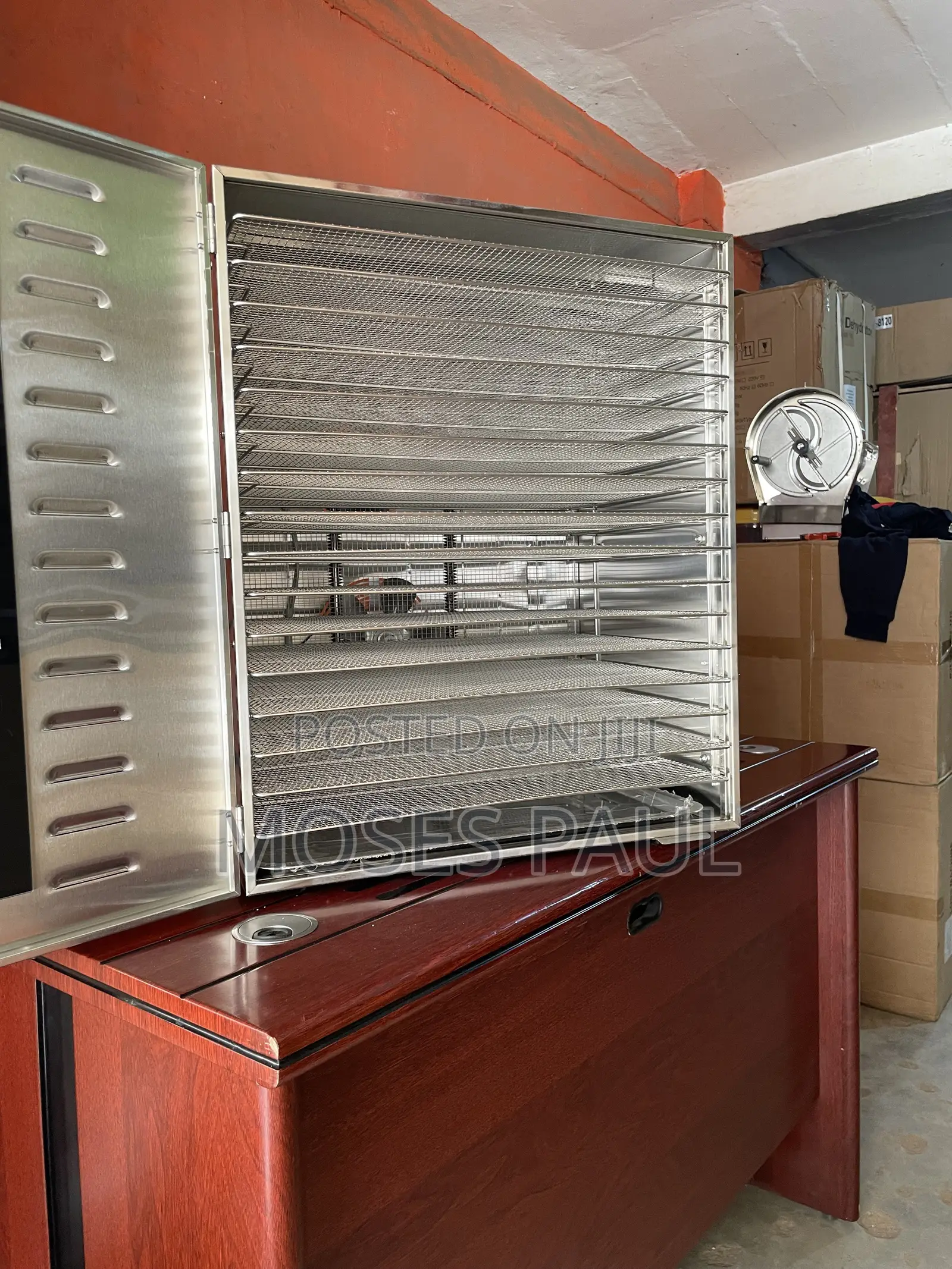 Dehydrator
