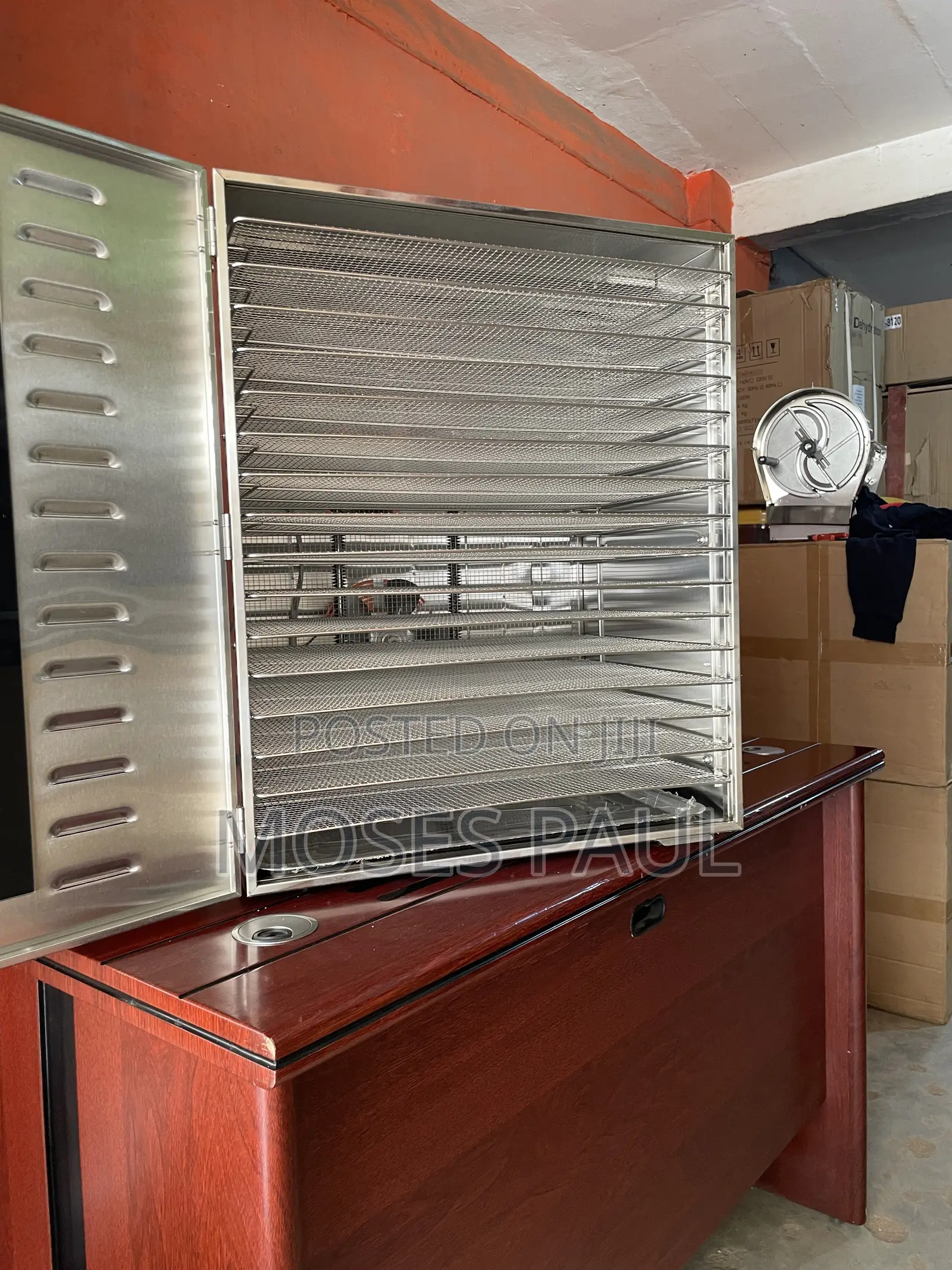 Dehydrator