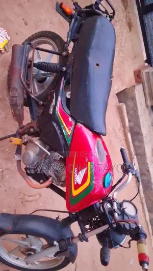 Honda 2009 Red