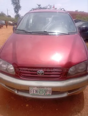 Toyota Picnic 2.0 FWD 2004 Red