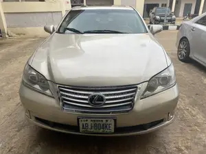 Lexus ES 350 2010 Gold