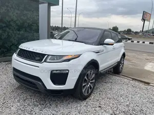 Land Rover Range Rover Evoque HSE 4x4 5-Door 2017 White