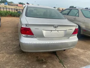 Toyota Camry 2004 Silver