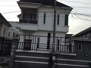 4bdrm Duplex in Palm Estate for sale