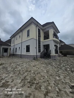 7bdrm Duplex in Pyakasa Axis, Lugbe District for rent