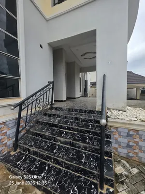7bdrm Duplex in Pyakasa Axis, Lugbe District for rent