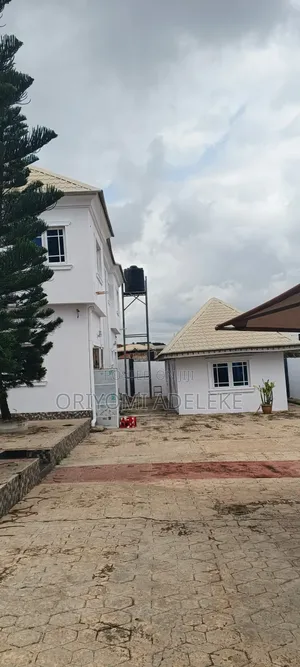 5bdrm Duplex in Bolatito, Ologuneru for sale