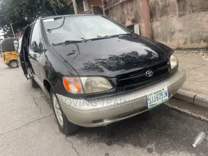 Toyota Sienna XLE 2001 Brown