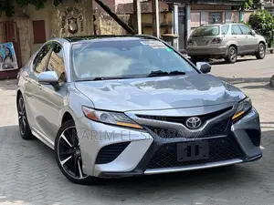 Toyota Camry XSE (2.5L 4cyl 8A) 2019 Silver