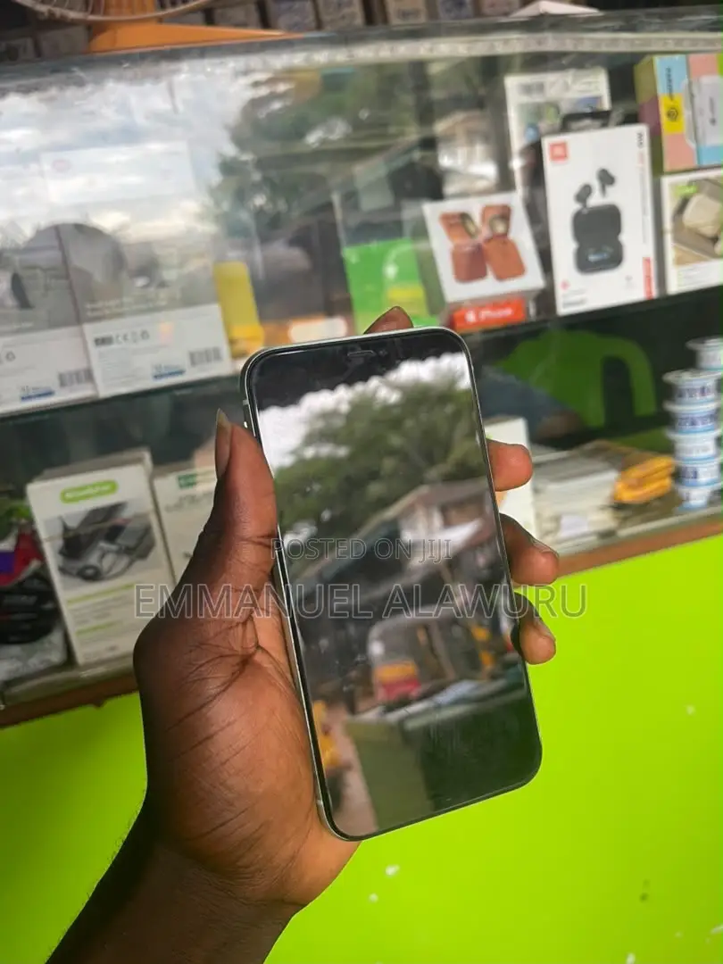 Apple iPhone 11 64 GB Green