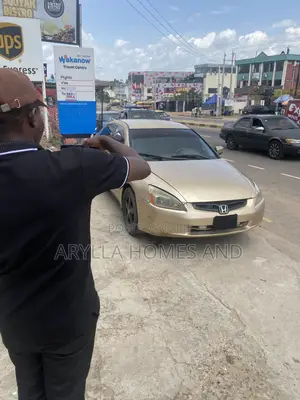 Honda Accord 2004 Gold